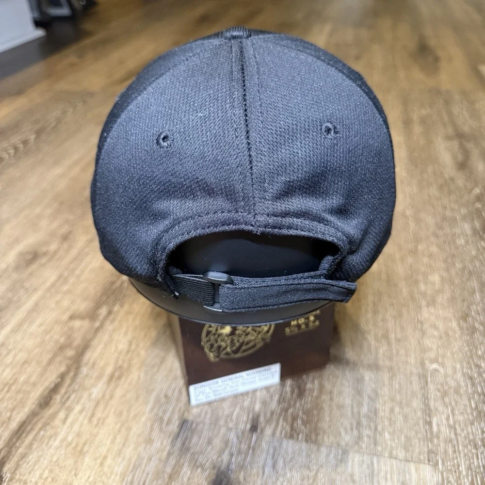 Pursuit DC 266 Dual Console Boat Hat Black Gray Sea Fishing Offshore Performance